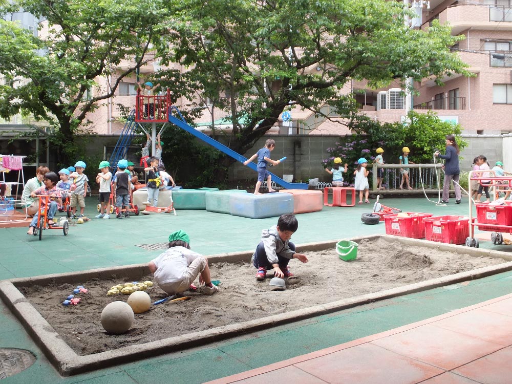 ちびっこ広場(園庭開放)